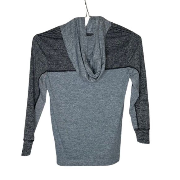 Tommy‎ Bahama Boy's Large (10-12) Gray and Charcoal Hoodie Top - Picture 3 of 5